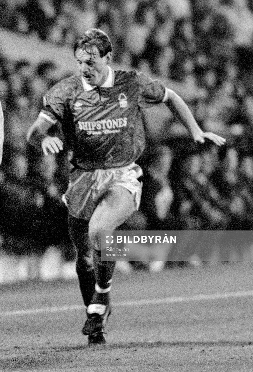 Football, Barclays League Division 1, England 1990-1991, Nottingham Forest - Luton: Nottinghams Stuart Pearce.