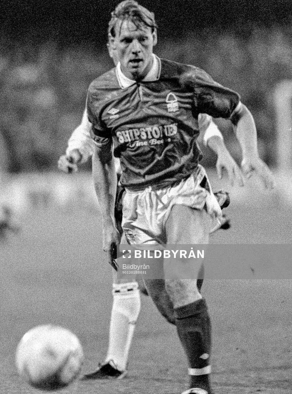Football, Barclays League Division 1, England 1990-1991, Nottingham Forest - Luton: Nottinghams Stuart Pearce.
