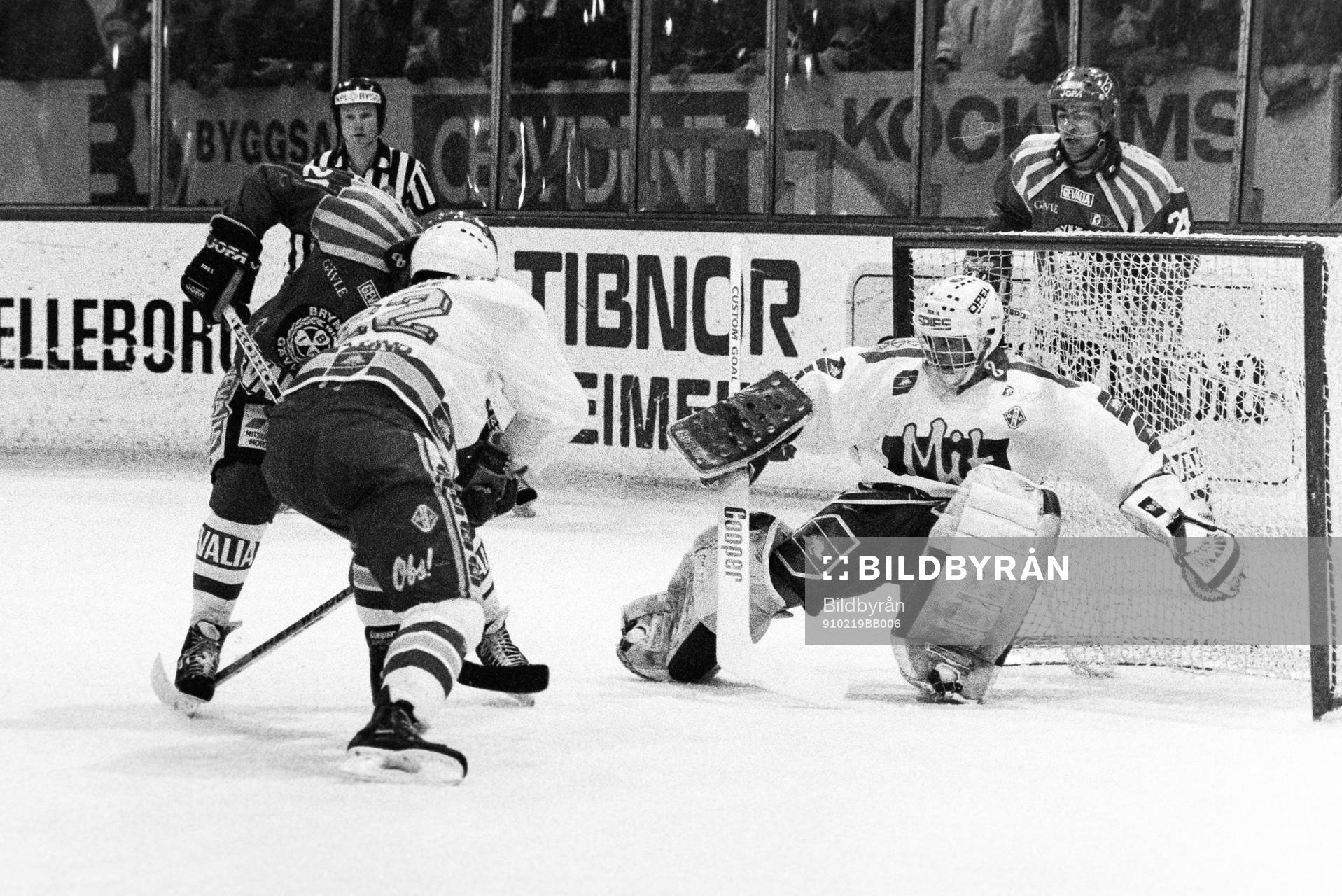 Peter Eriksson, Brynäs framför malmös målvakt Roger