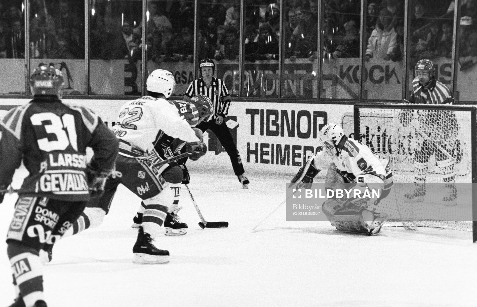 Peter Eriksson, Brynäs framför malmös målvakt Roger