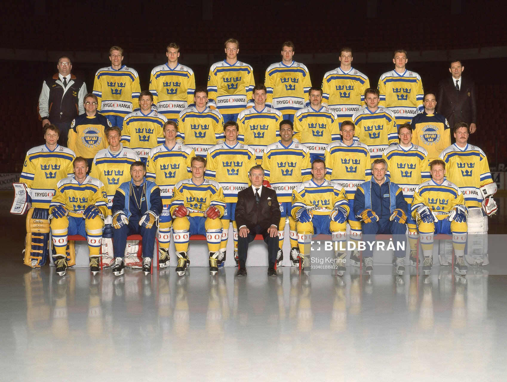 Players and team staff of Sweden pose for a team photo
