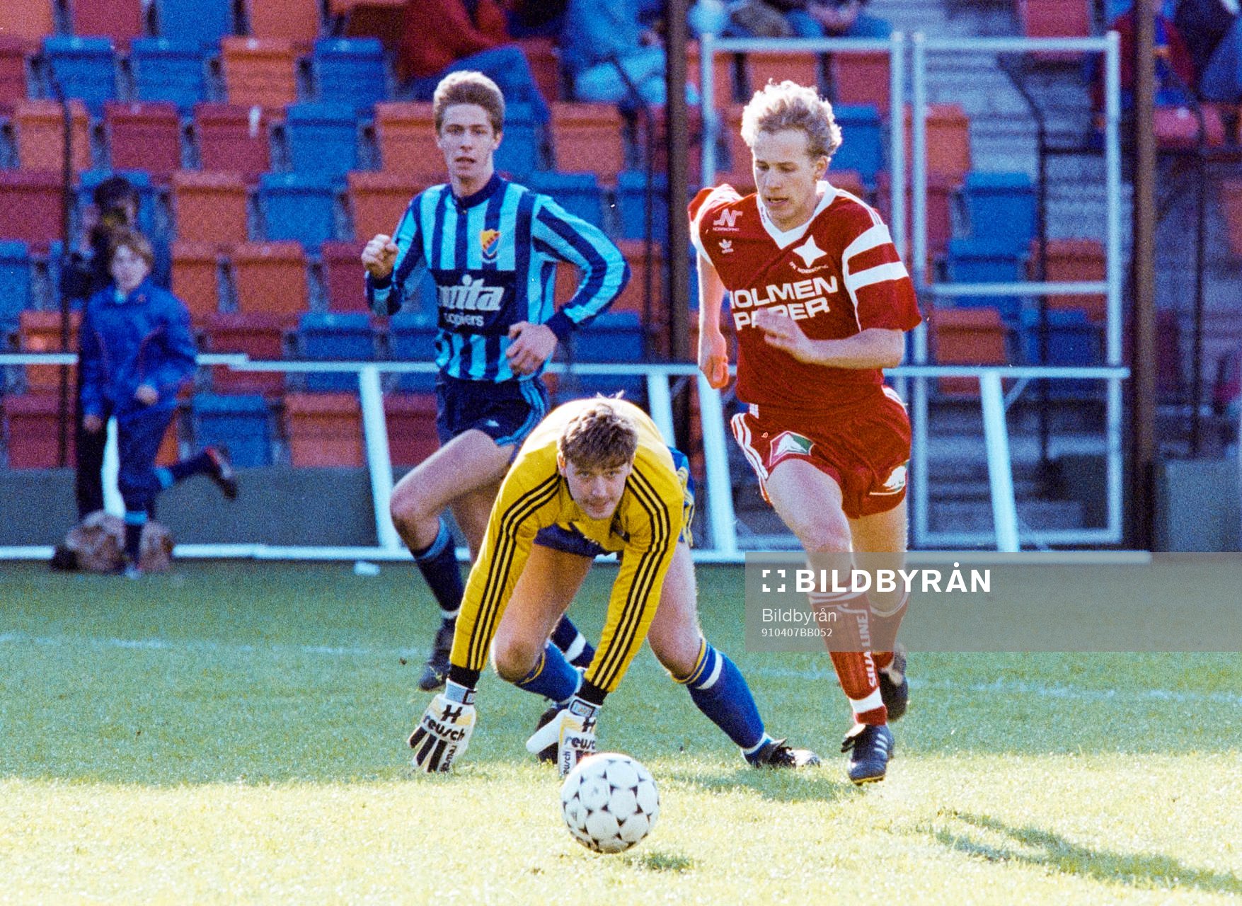Nicklas Kindvall och djurgårdens målvakt Anders Almgren