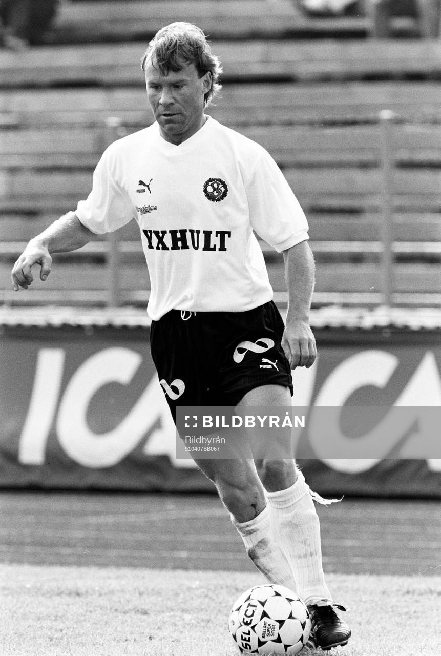 Hans Holmqvist, Örebro med bollen