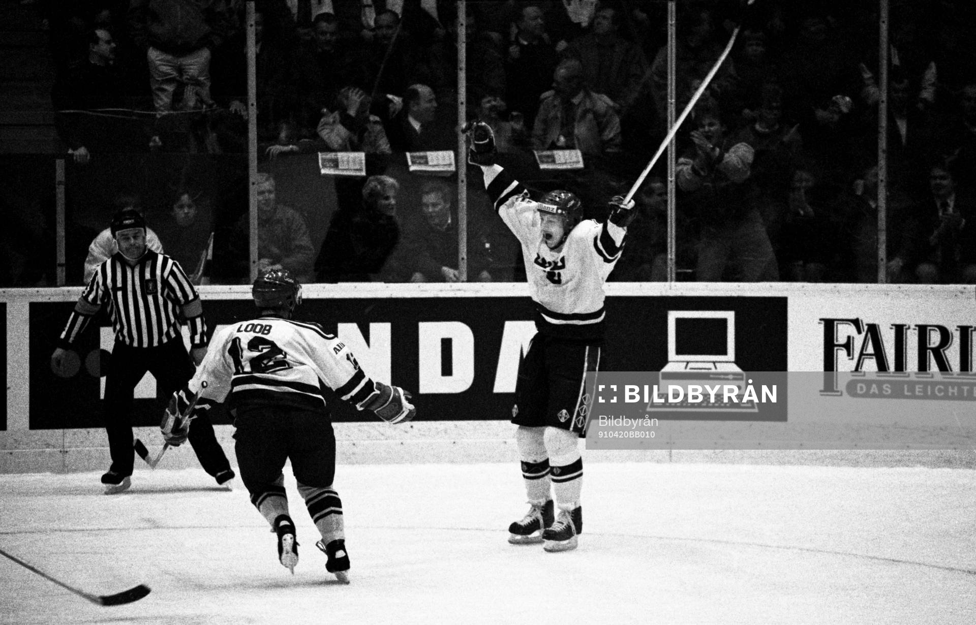 Mats Sundin och Håkan Loob, Sverige, jublar