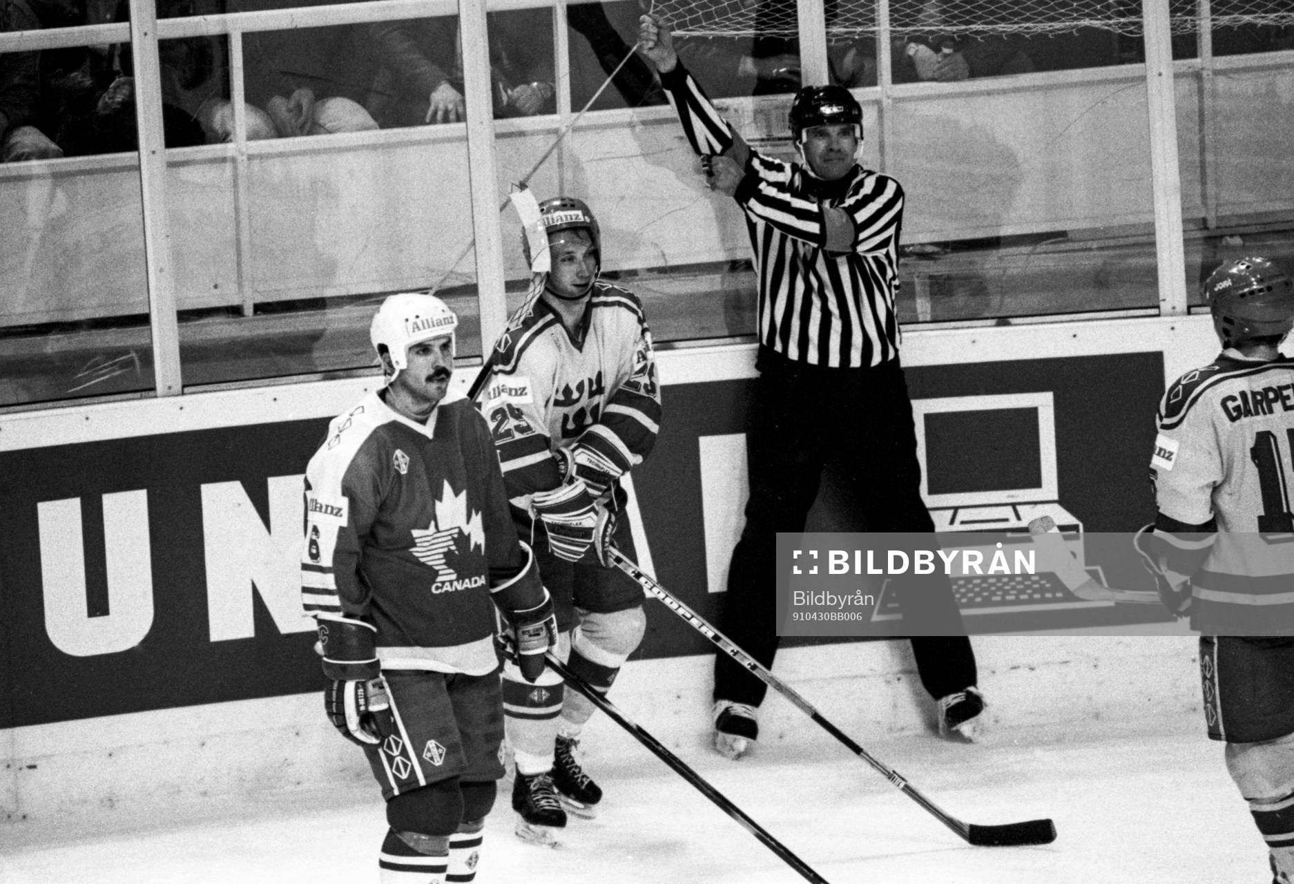 Mikael Johansson, Sverige