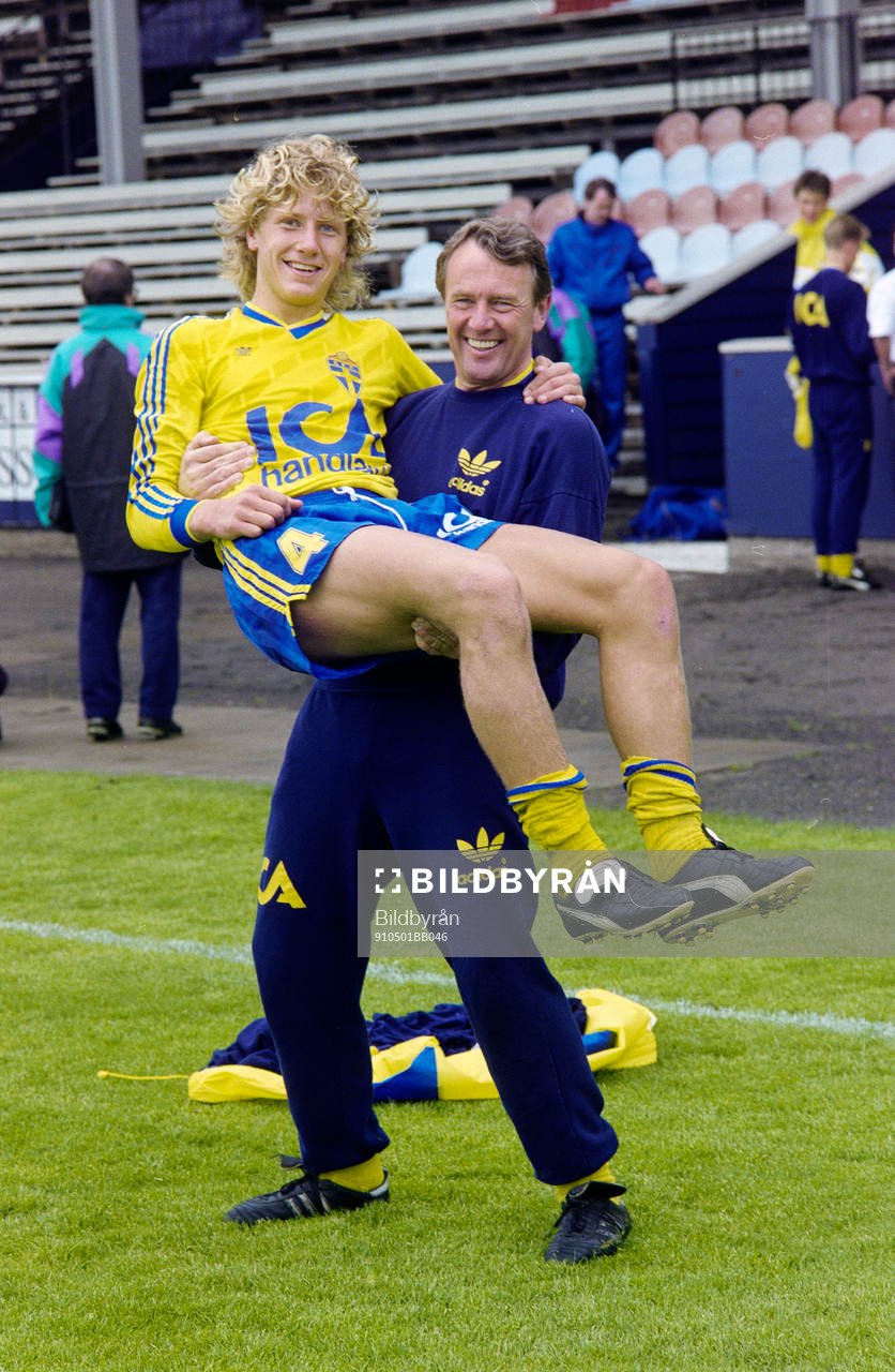 Nisse Andersson, förbundskapten med Jesper Jansson,