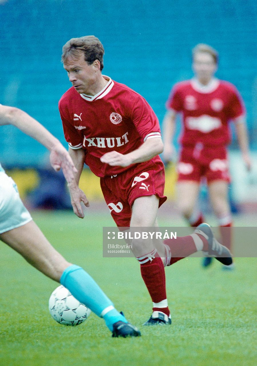 Hans Holmqvist, Örebro med bollen