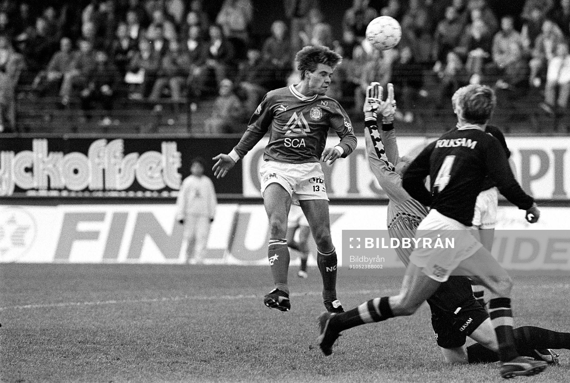 Magnus Wikström, Sundsvall framför Bernt Ljung, målvakt