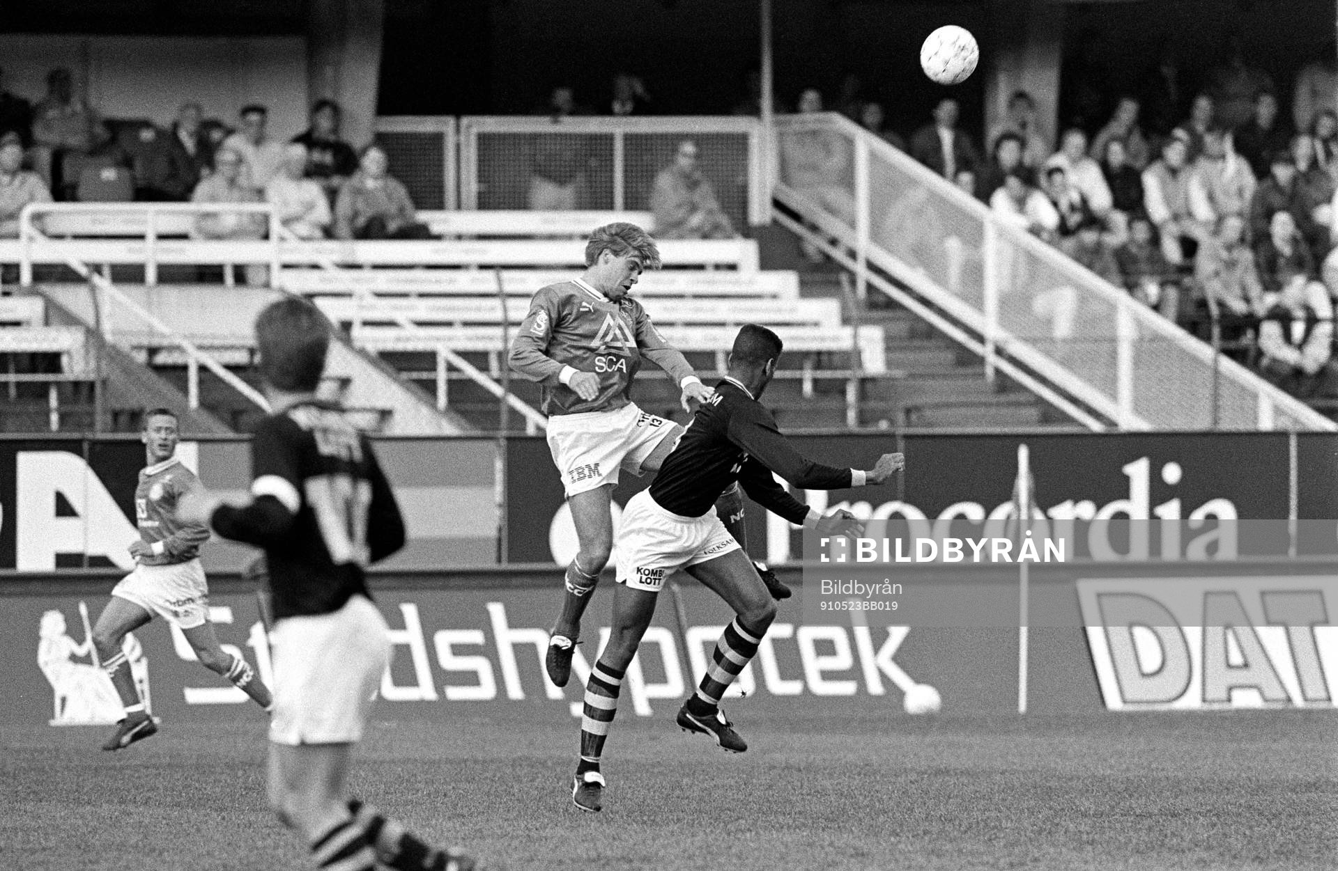 Magnus Wikström, Sundsvall och Pascal Simpson, AIK i en