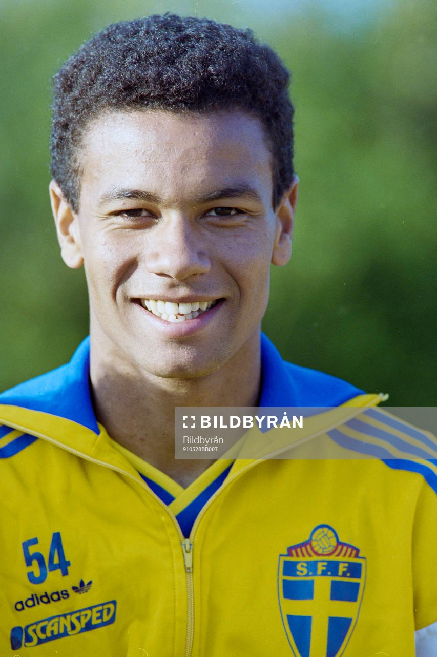 Issa Manglind, Sverige