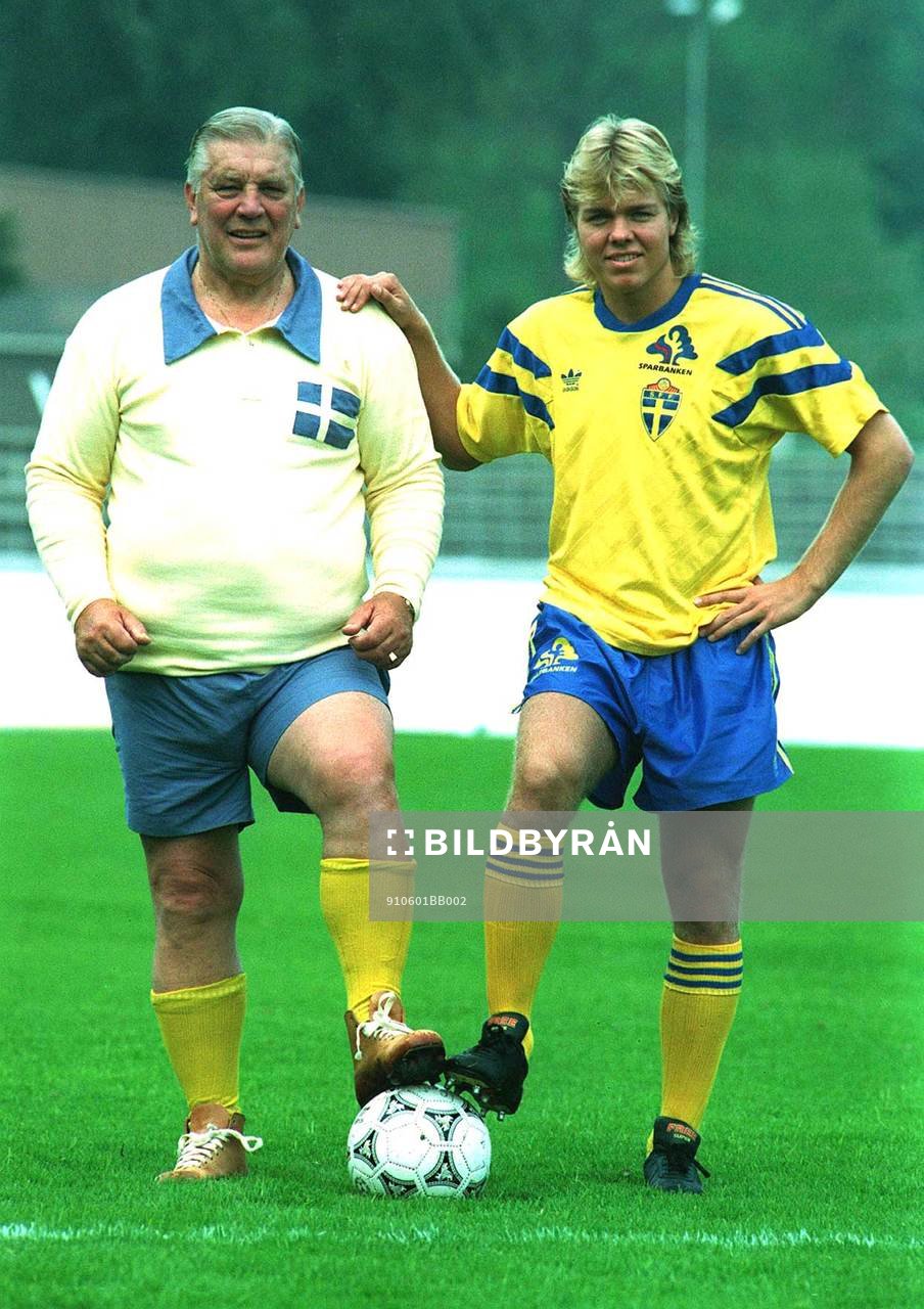 1991 Gunnar Nordahl i landslagsdress modell 40 och Tomas