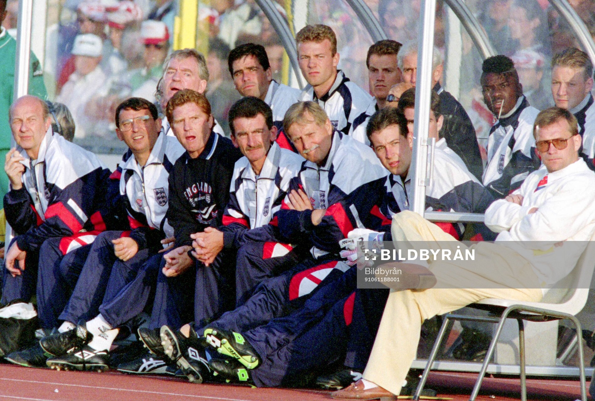 England manager Graham Taylor (2nd left)