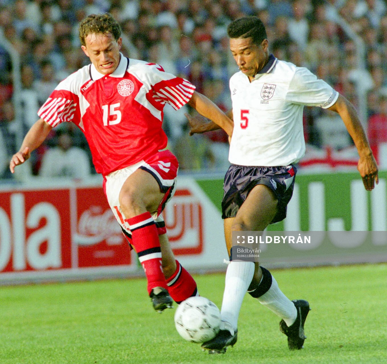 Englands Des Walker (R) against Denmarks Bent Christensen