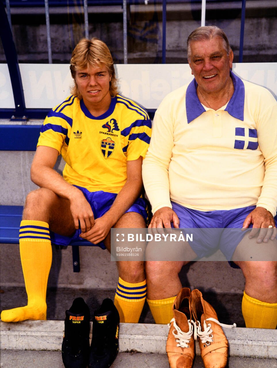 Fotboll, Sverige - Danmark: Gunnar Nordahl och Tomas Brolin före matchen på Idrottsparken i Norrköping.
