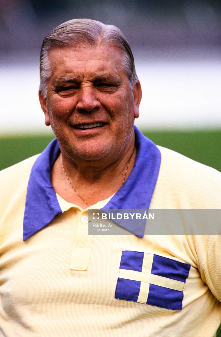 Gunnar Nordahl före matchen på Idrottsparken i Norrköping
