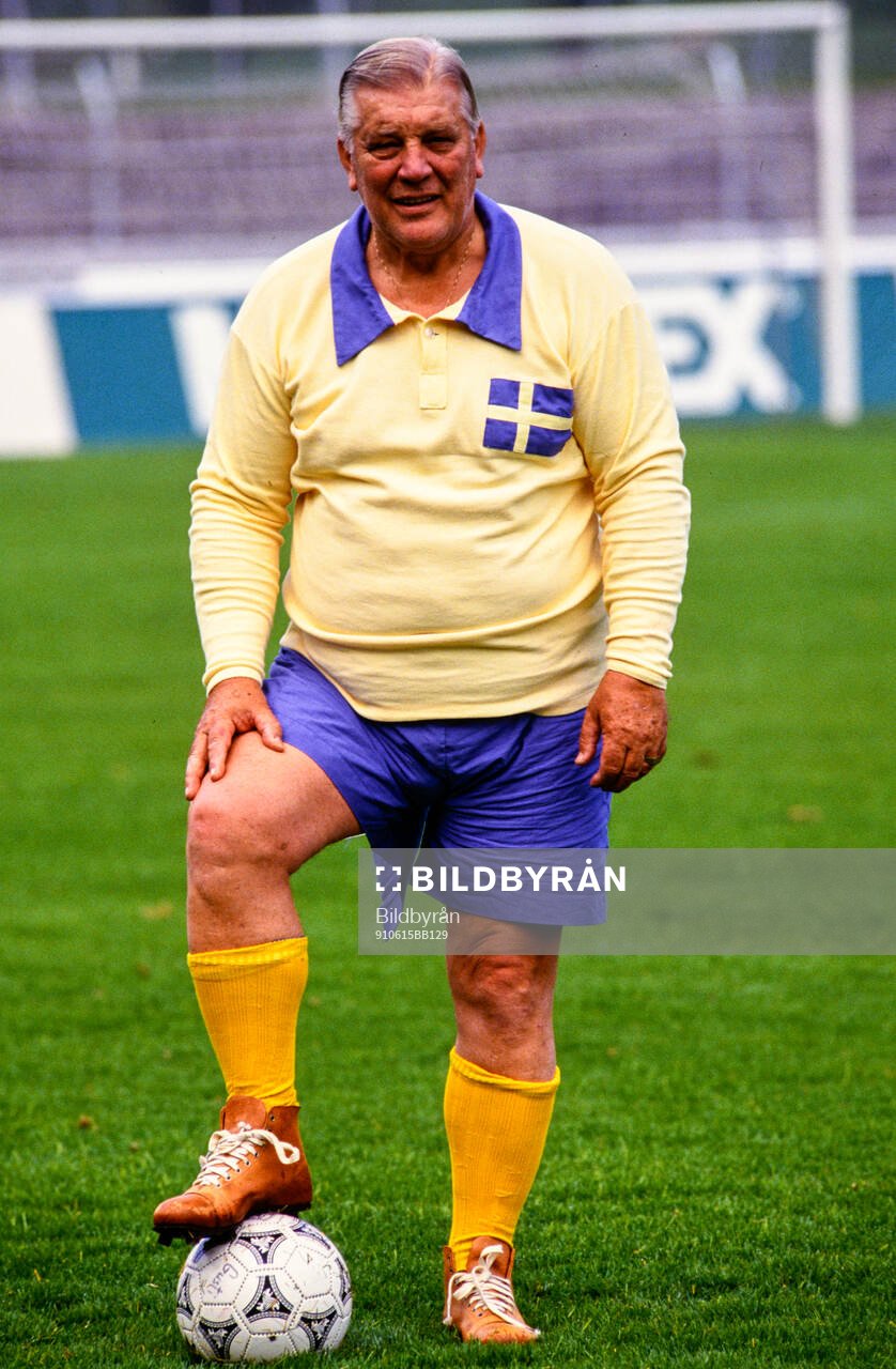 Gunnar Nordahl före matchen på Idrottsparken i Norrköping