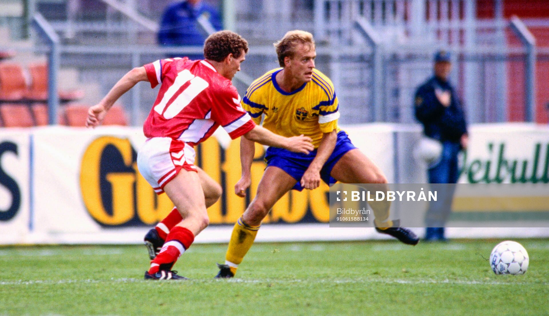 Sveriges Jonas Thern i kamp mot Danmarks John ”Faxe”