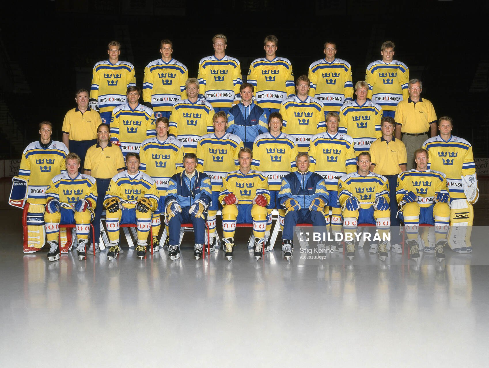 Players and team staff of Sweden pose for a team photo