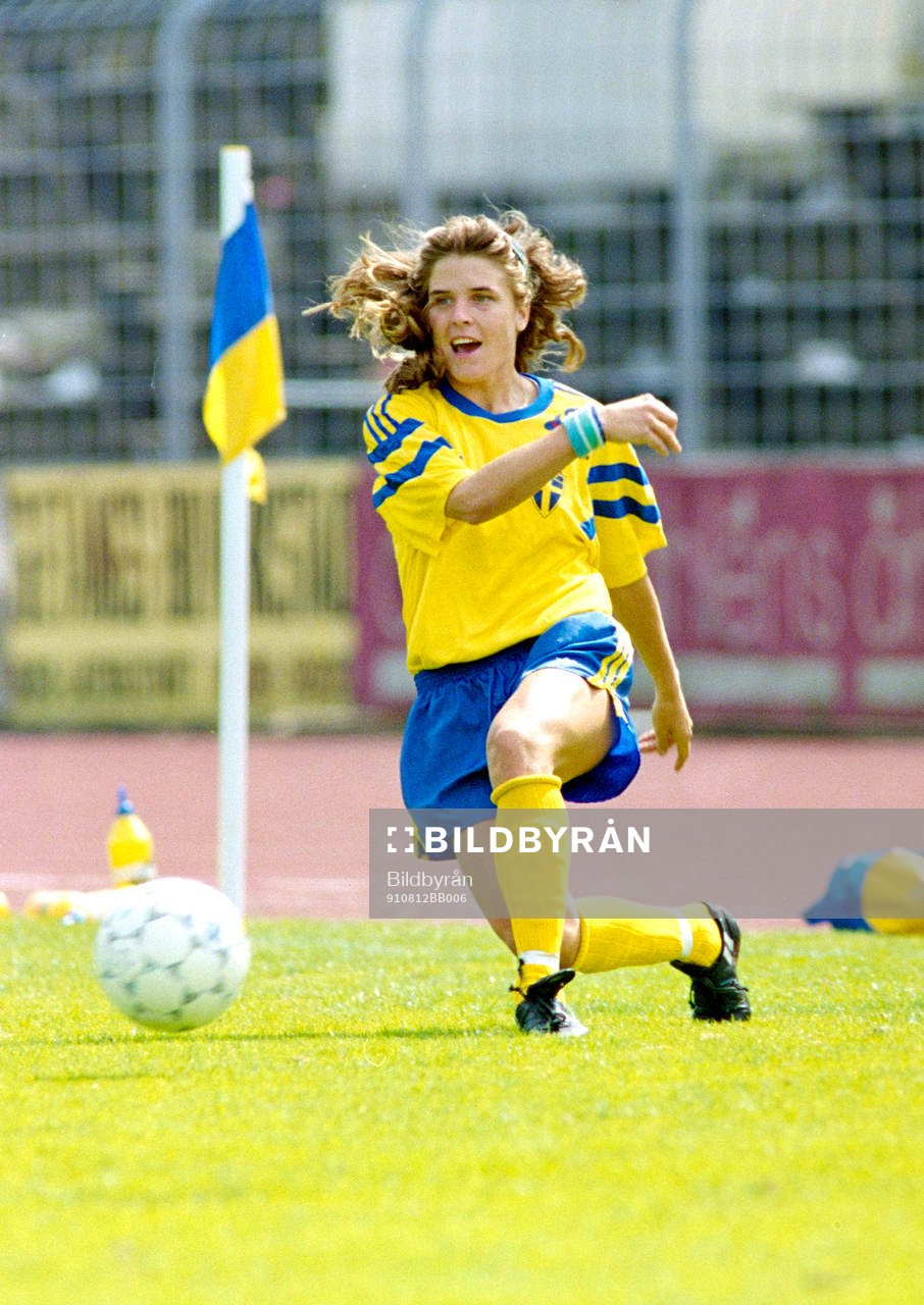 Eva Zeikfalvy, Sverige