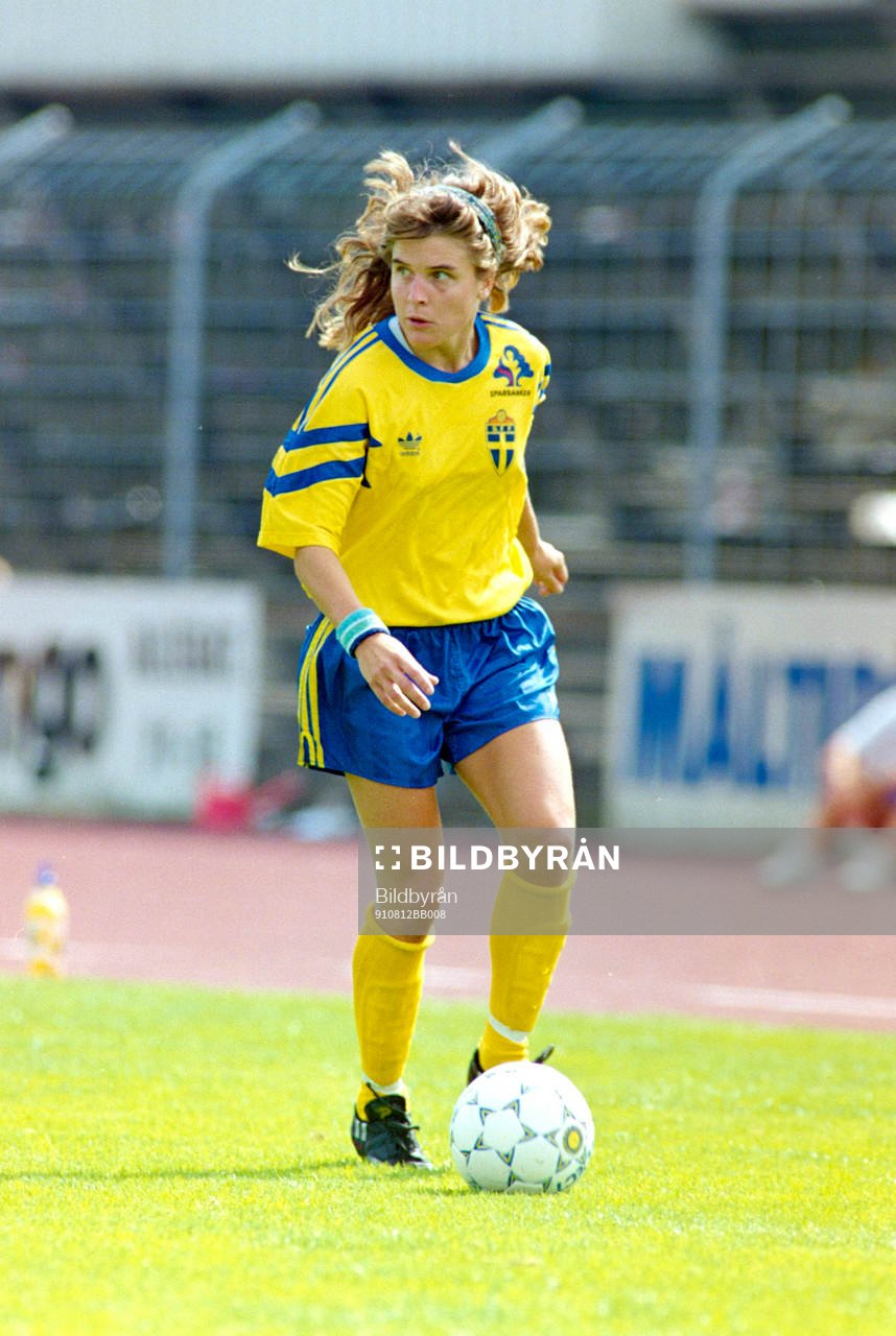 Eva Zeikfalvy, Sverige