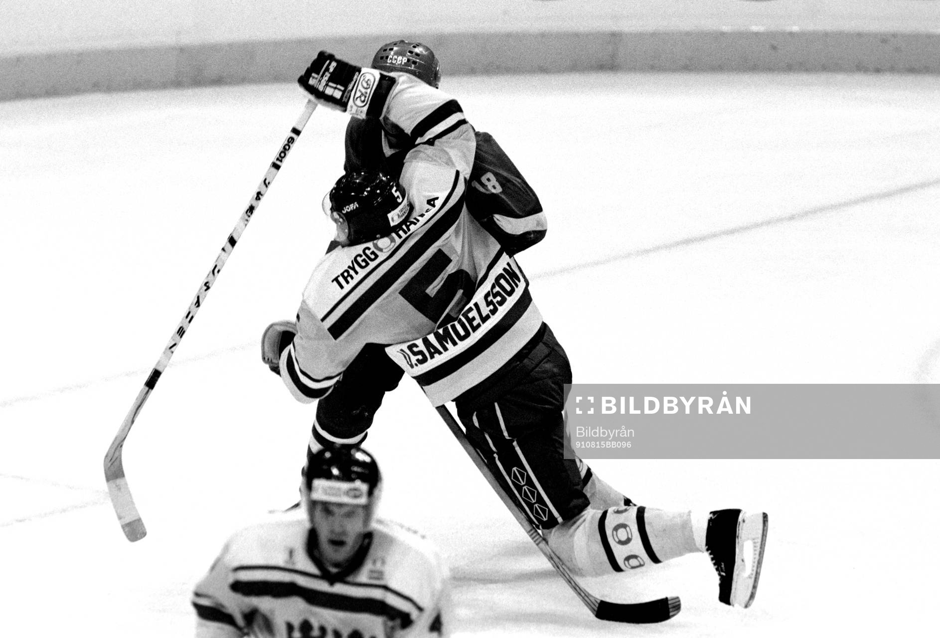 Ulf Samuelsson, Sverige
