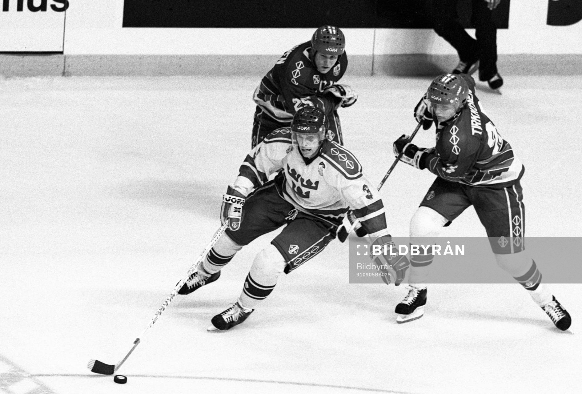 Tommy Albelin, Sverige med pucken
