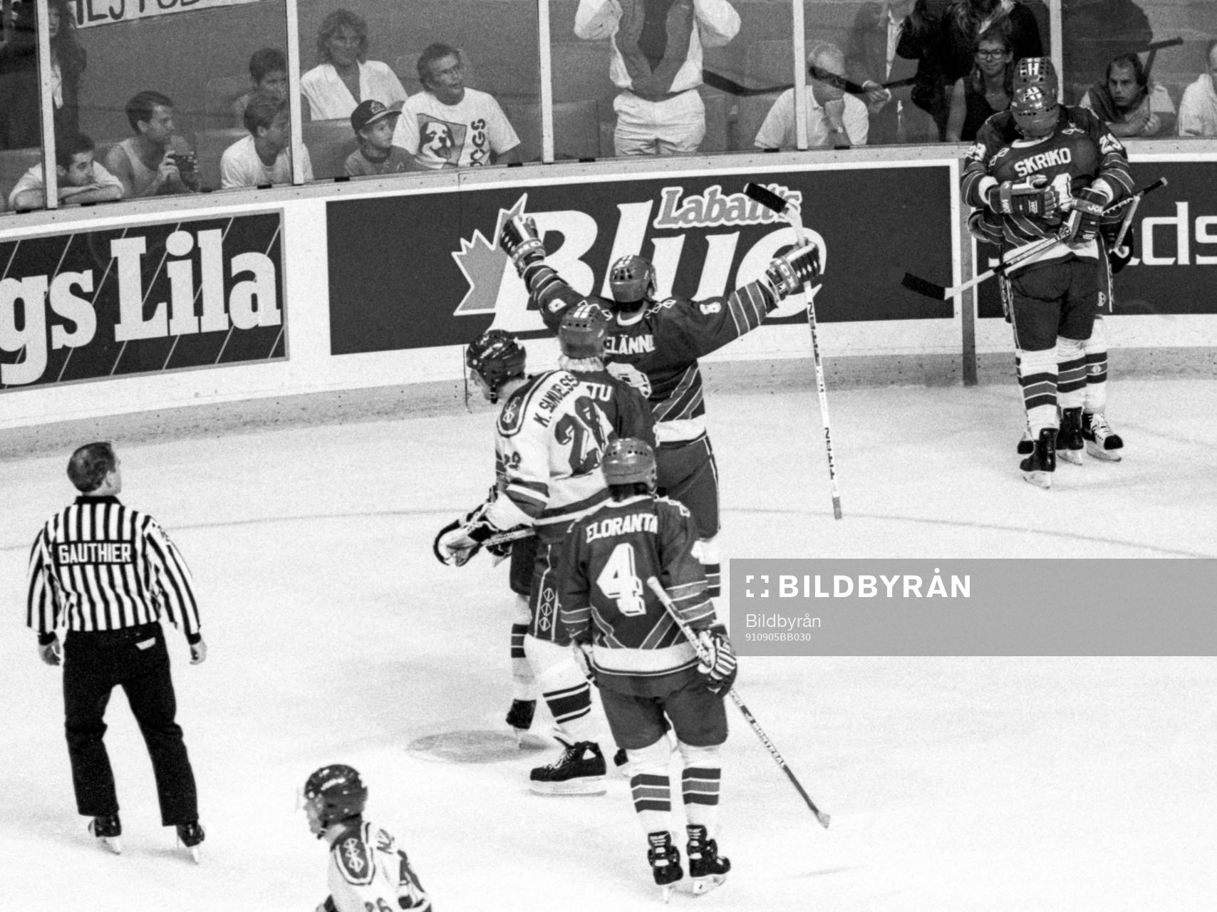 Kari Eloranta och Teemu Selänne, Finland jublar