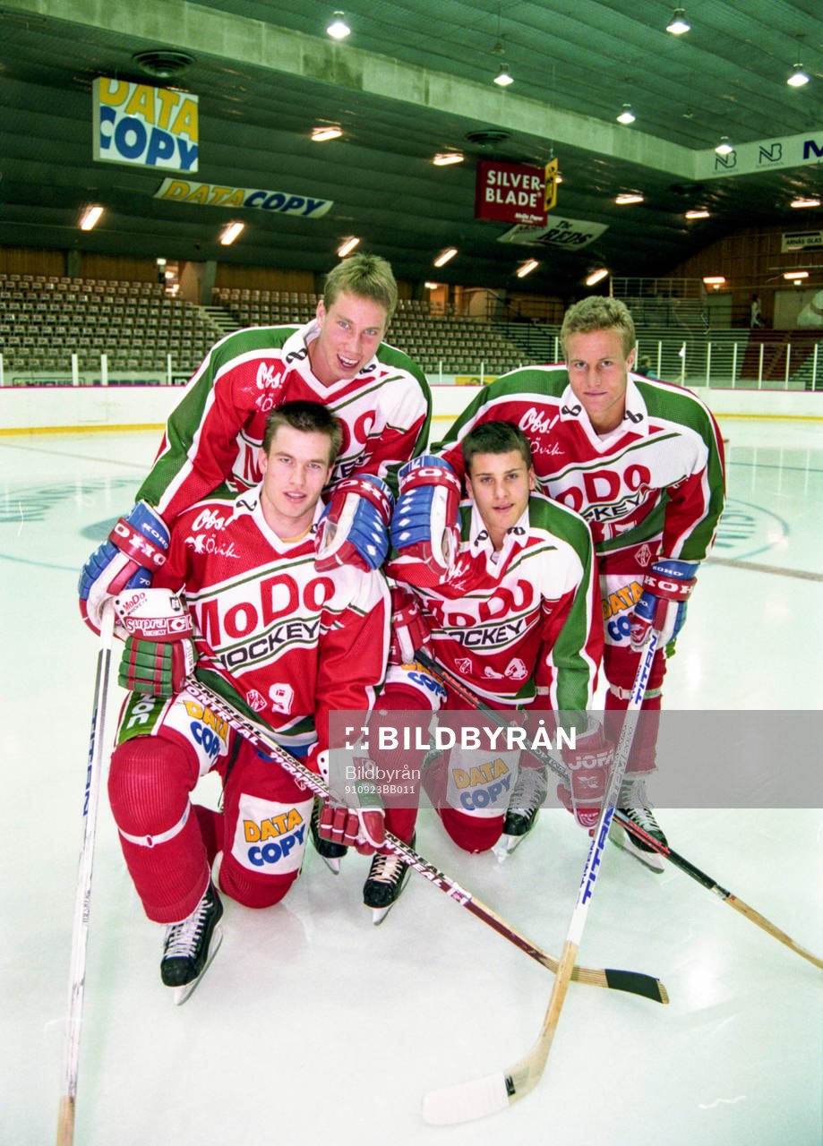 Modos spelare födda 1973, Bakre raden fr. v Peter Forsberg