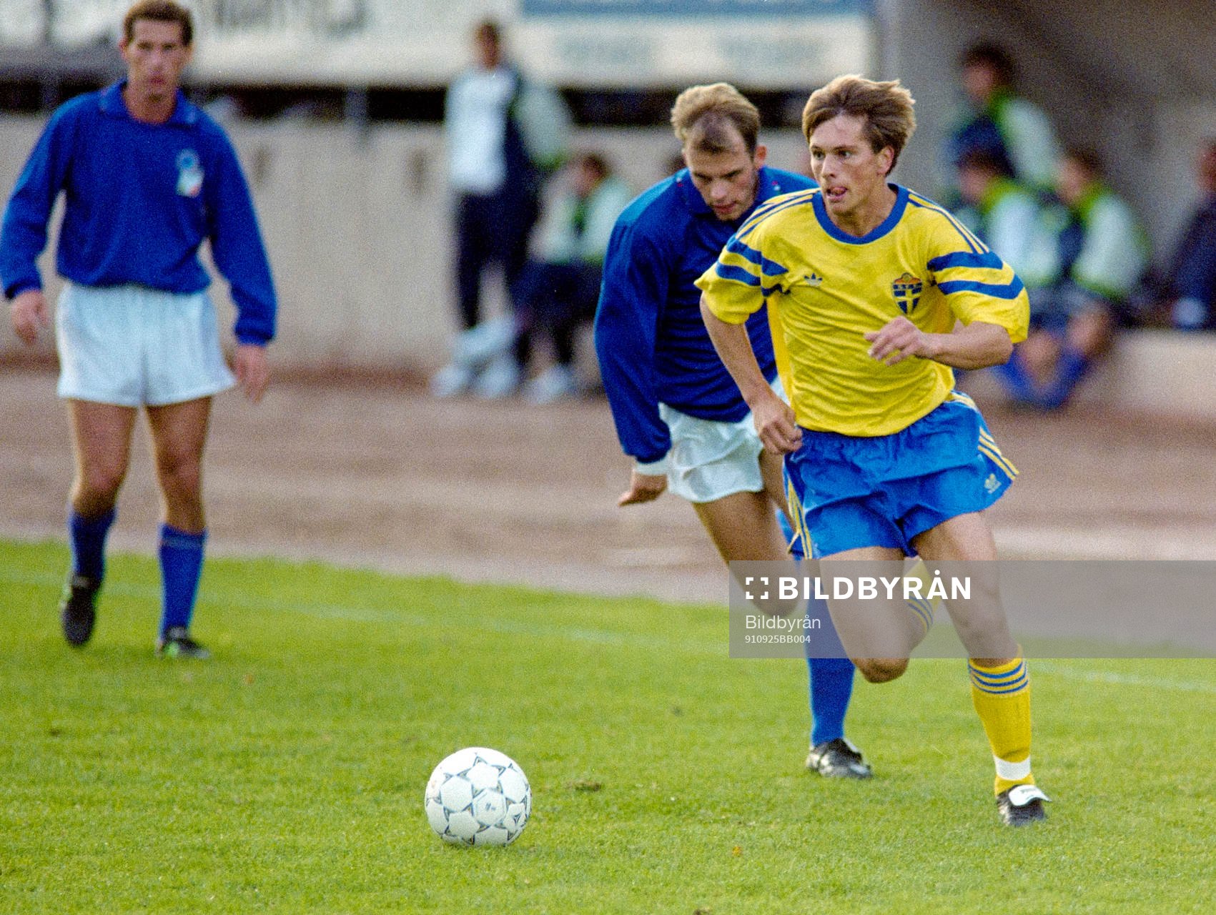 Jonas Axeldal, Sverige