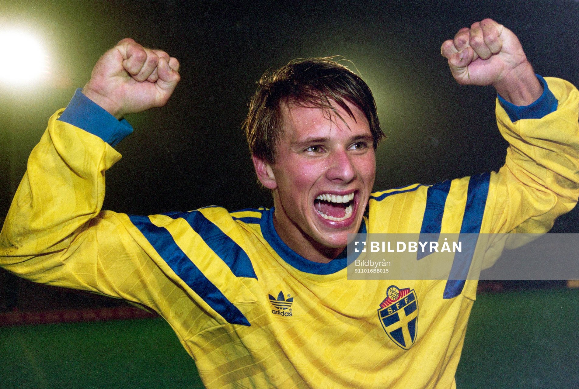 Matchhjälten Jonas Axeldal jublar