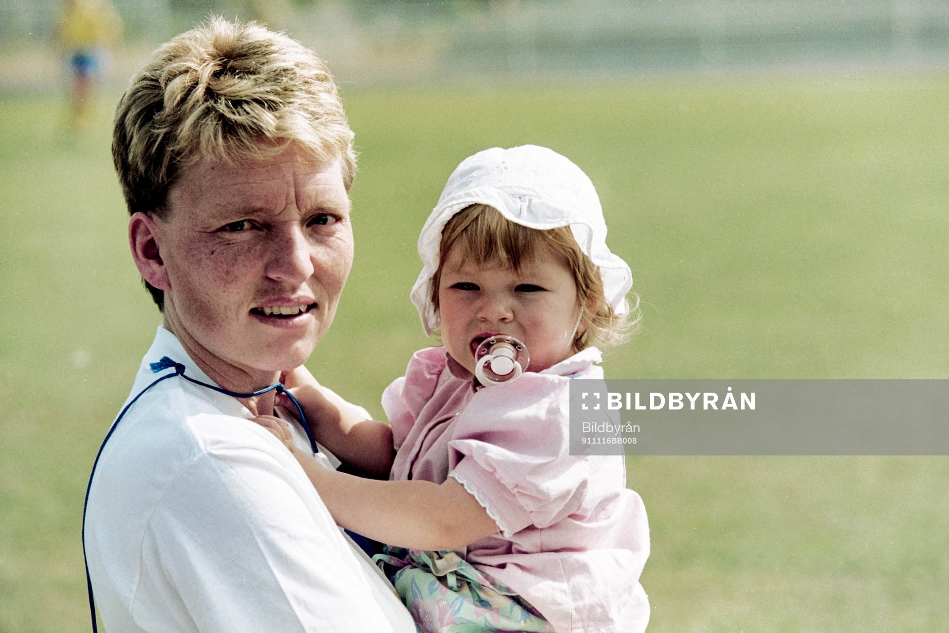  Susanne Erlandsson med sin dotter.