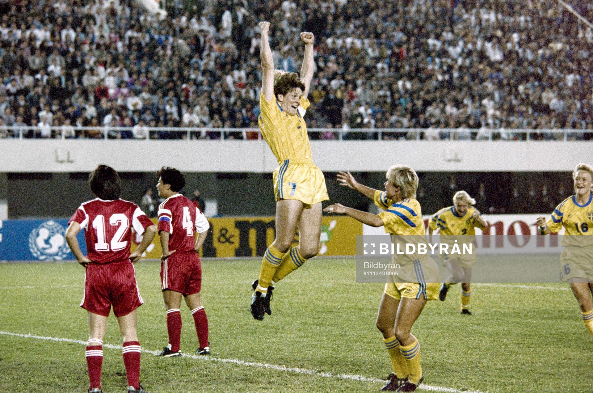 Pia Sundhage, Sverige jublar