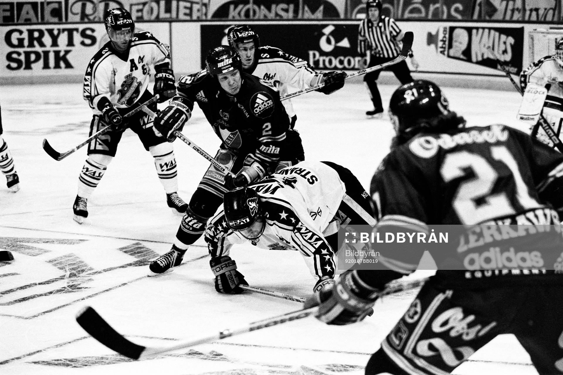 Charles Berglund, Djurgården gör ner Tomas Strandberg, AIK