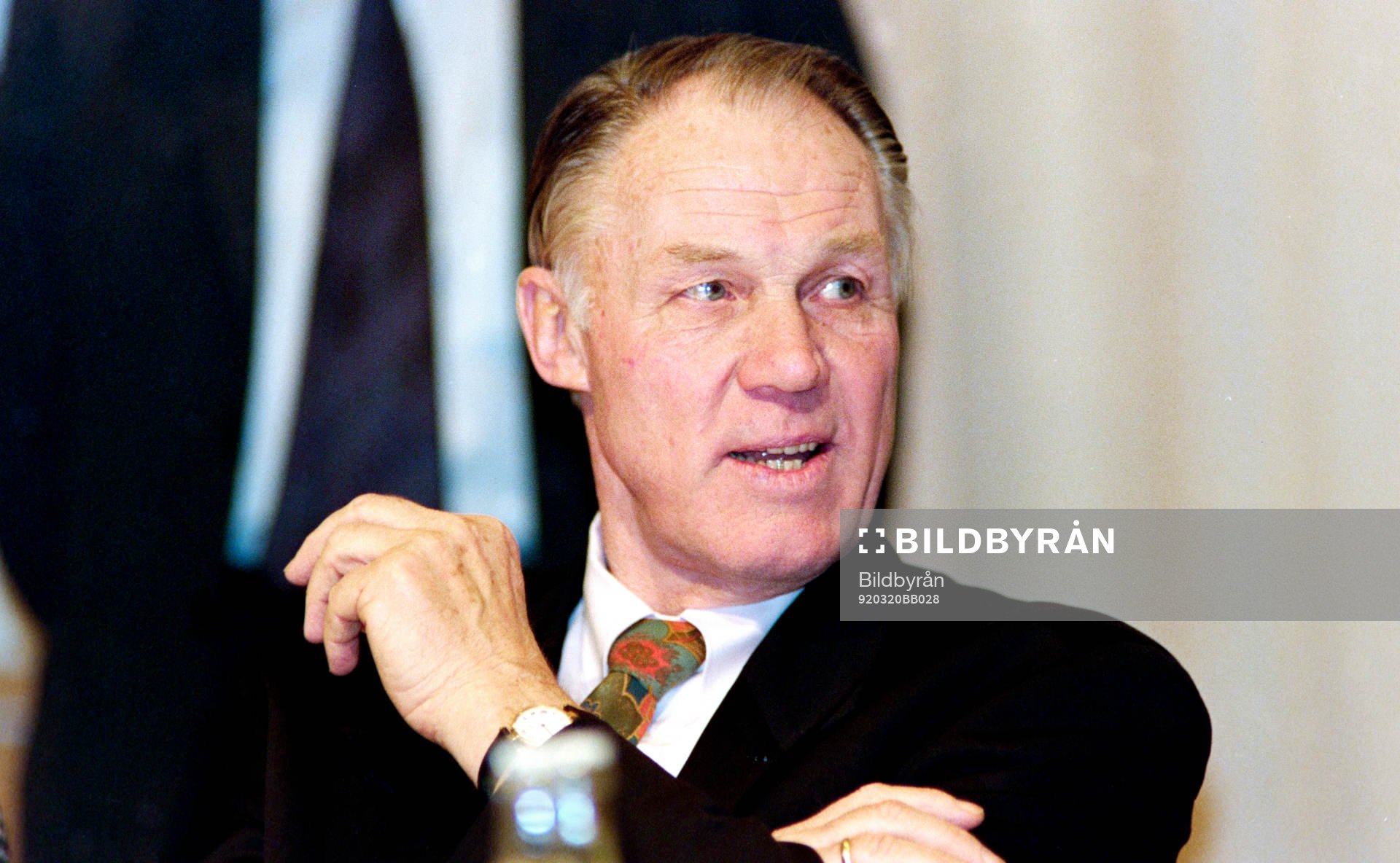 Fotboll, EM, förhands, förbundskaptener: Rinus Michels, förbundskapten i Holland. 