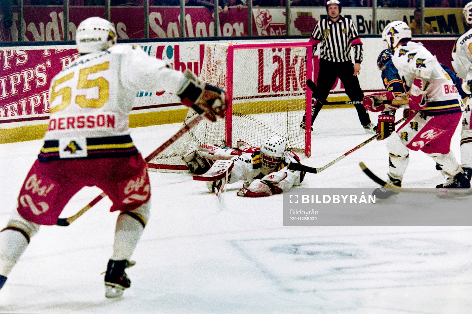 Peter Lindmark, målvakt i Malmö är ute och simmar
