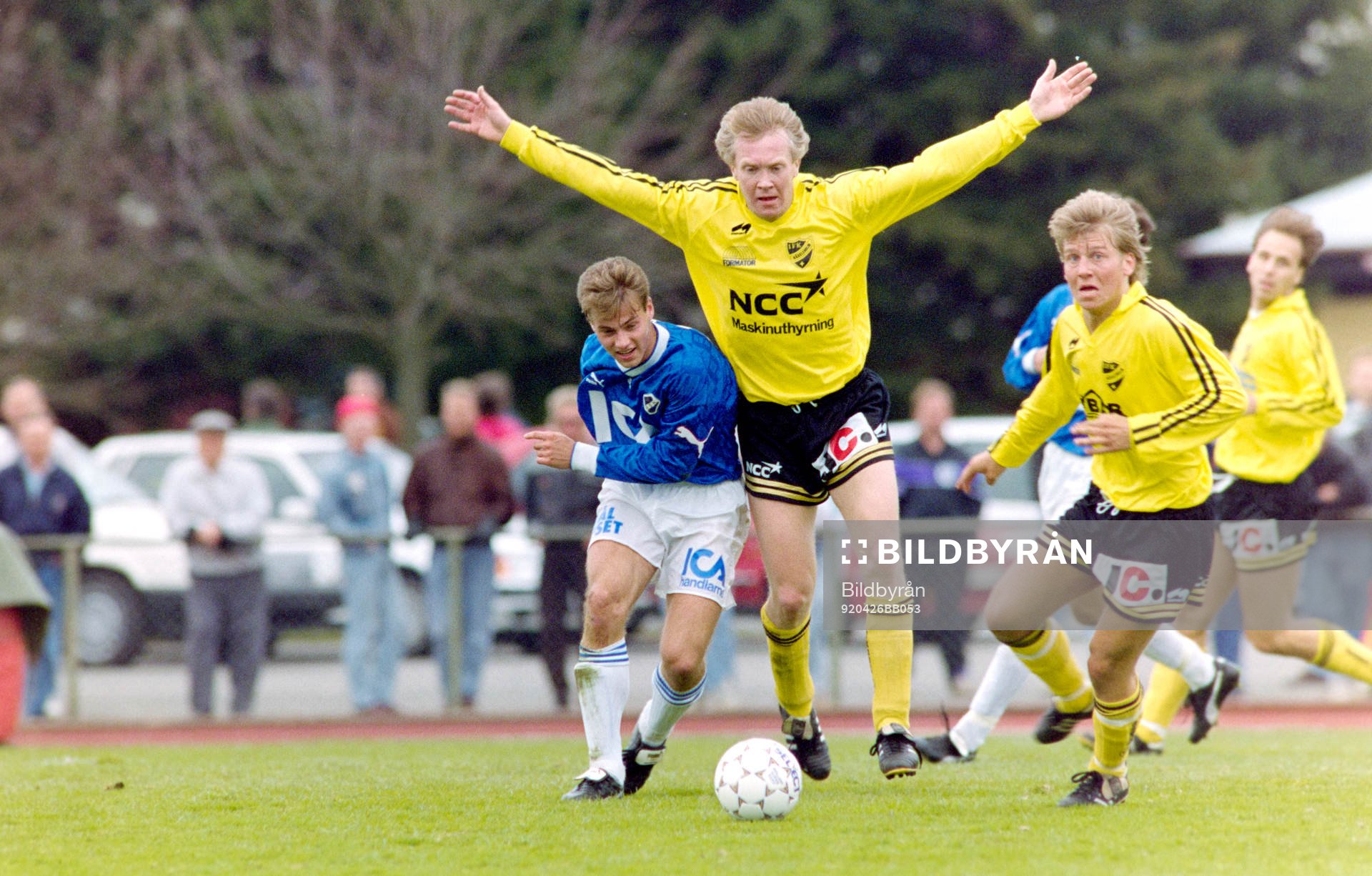 Niklas Gudmundsson, Halmstad uppvaktas av hässleholms