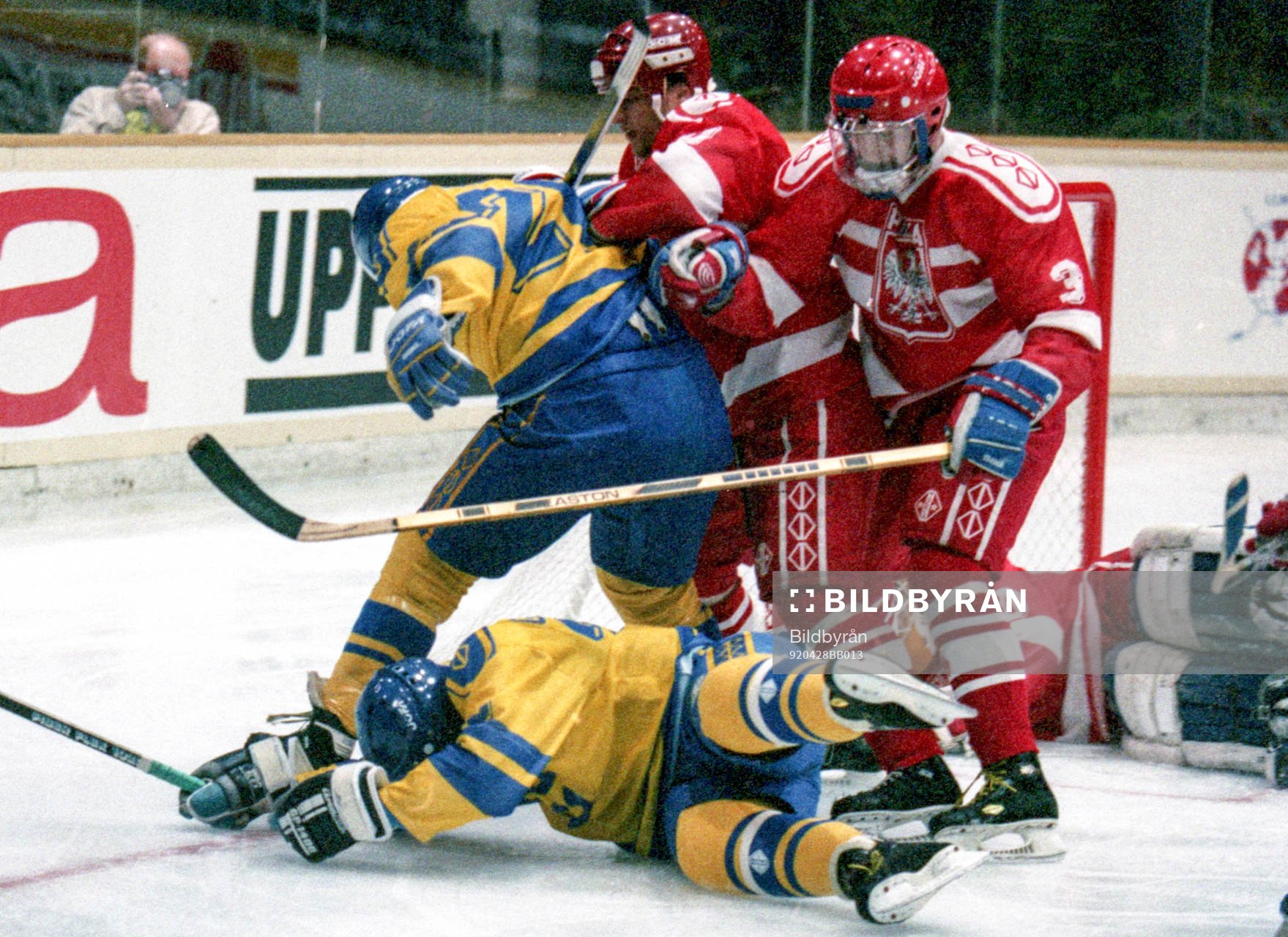 Peter Forsberg framför det polska målet