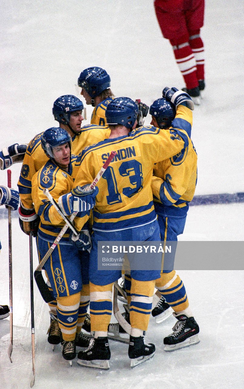 Mats Sundin och Sverige jublar
