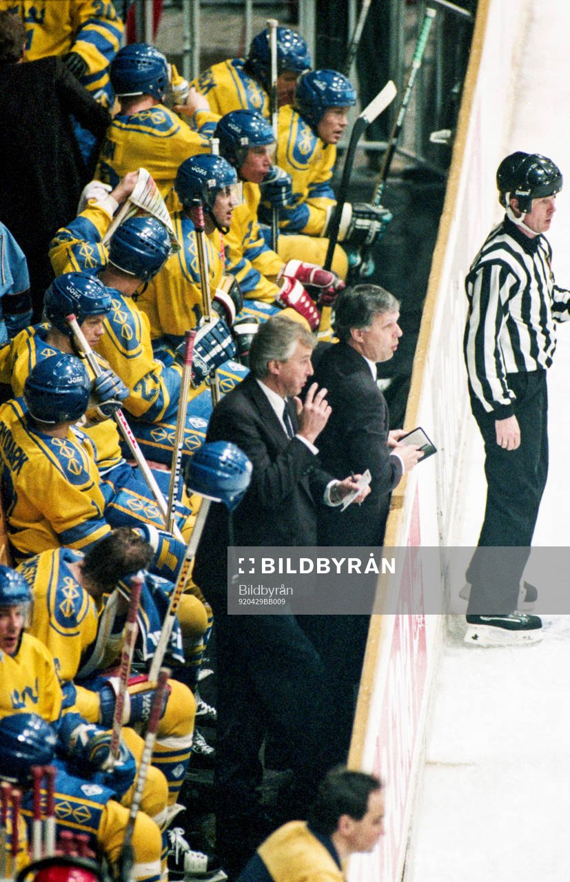 Curt Lundmark och Conny Evensson, förbundskapten coachar