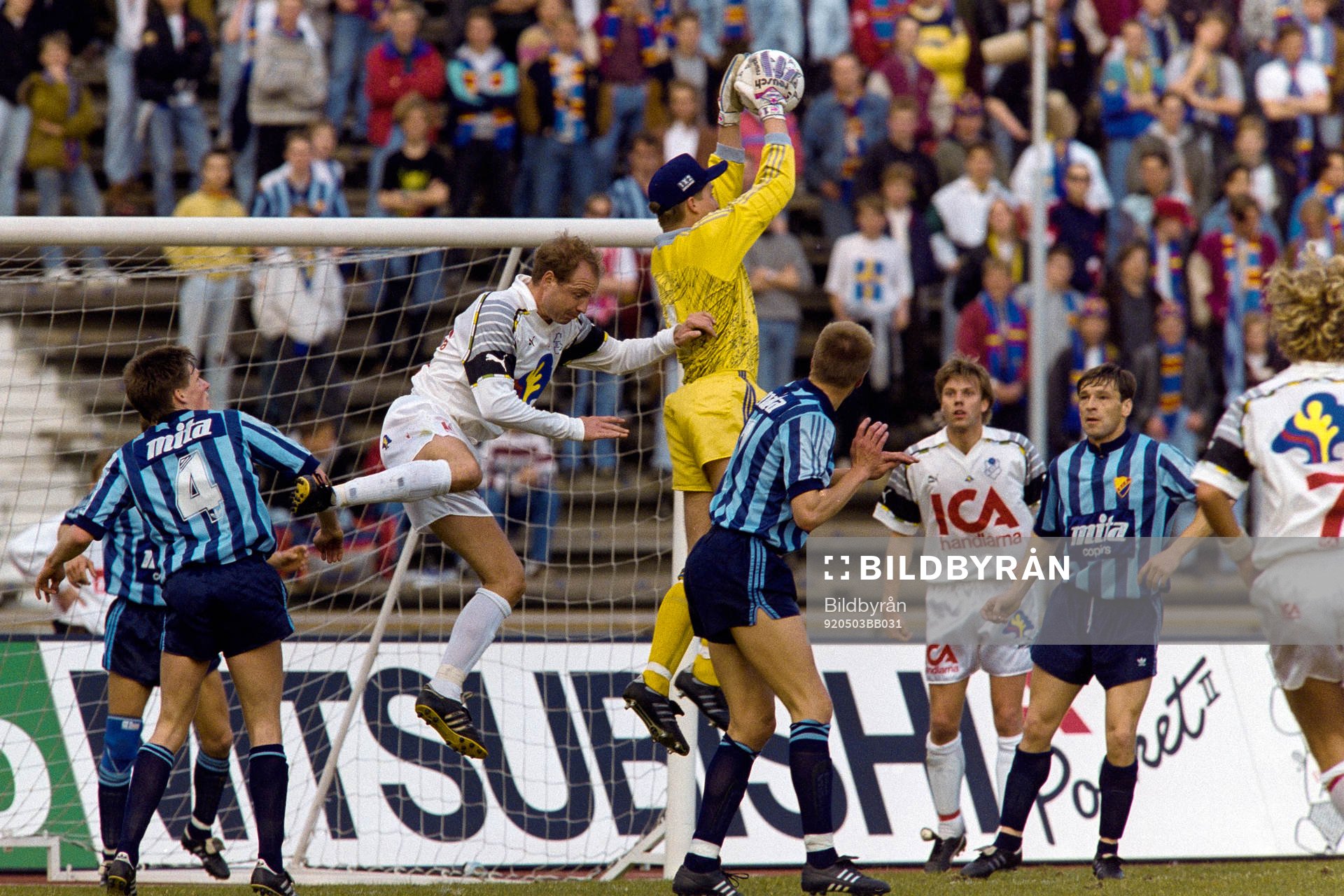 Andreas Ravelli, Öster oroar Anders Almgren, målvakt,