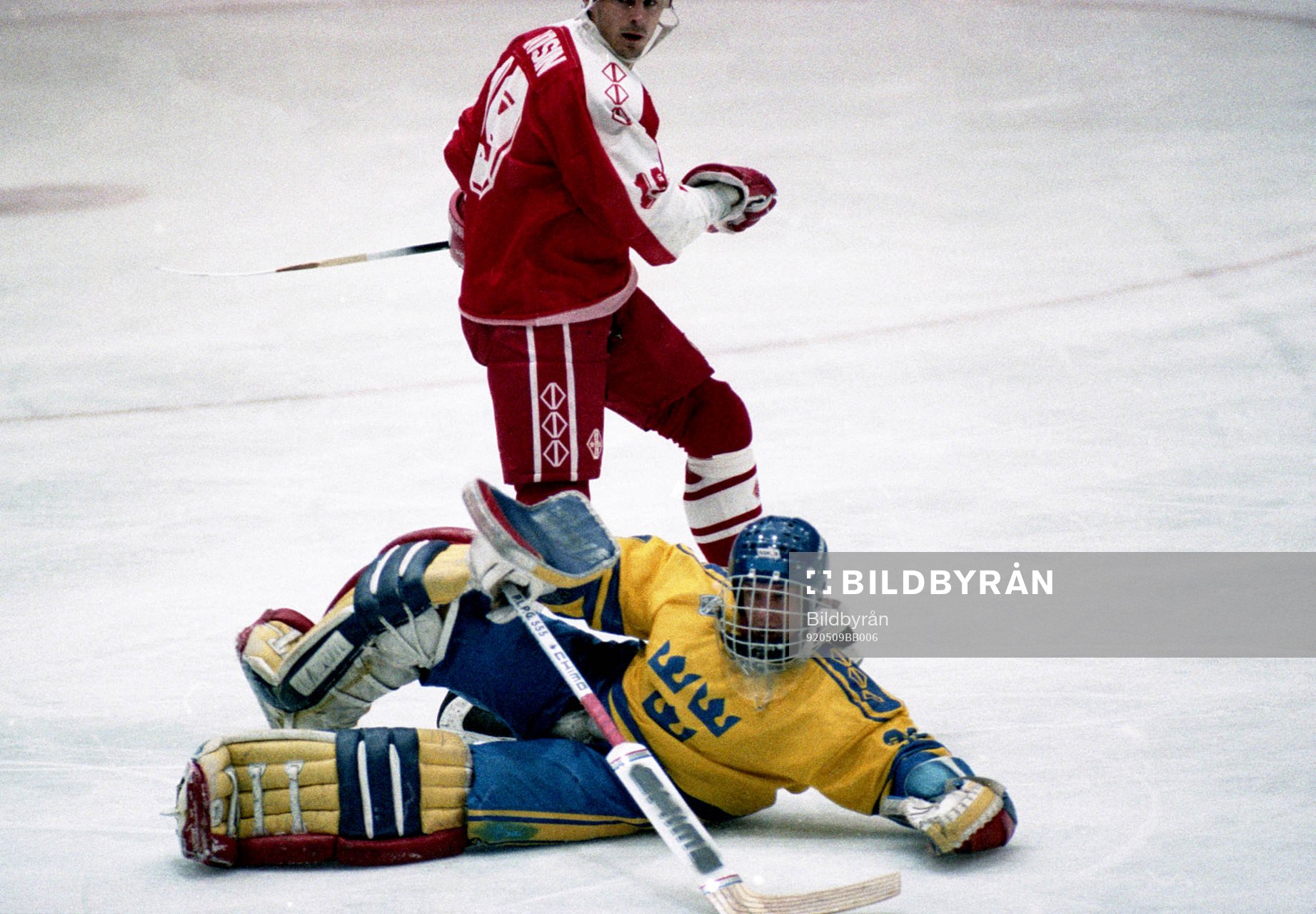 Tommy Söderström, målvakt, Sverige blir påkörd av en