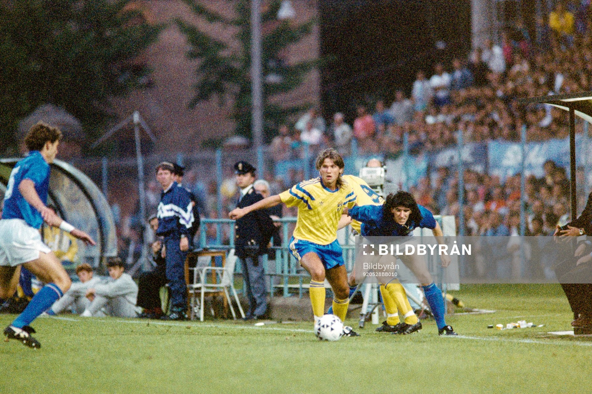 Jonny Rödlund, Sverige med bollen