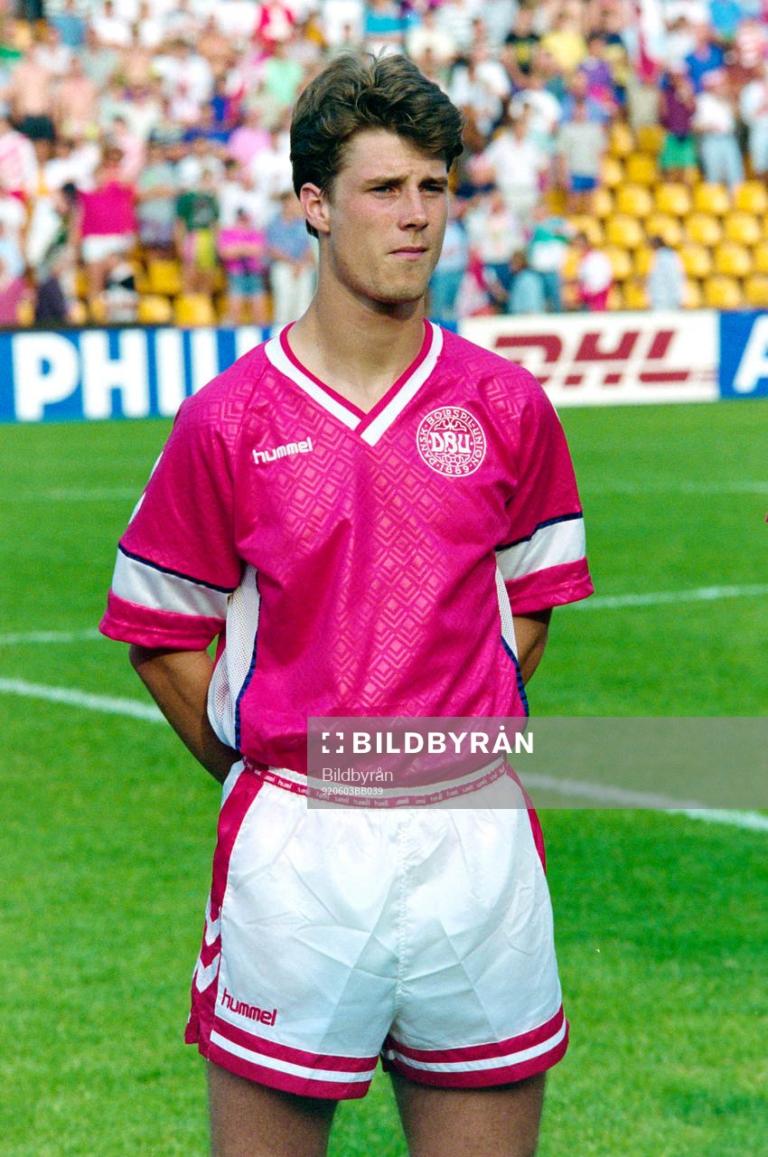 Fotboll, Danmark - OSS, 1-1: Brian Laudrup, Danmark. 