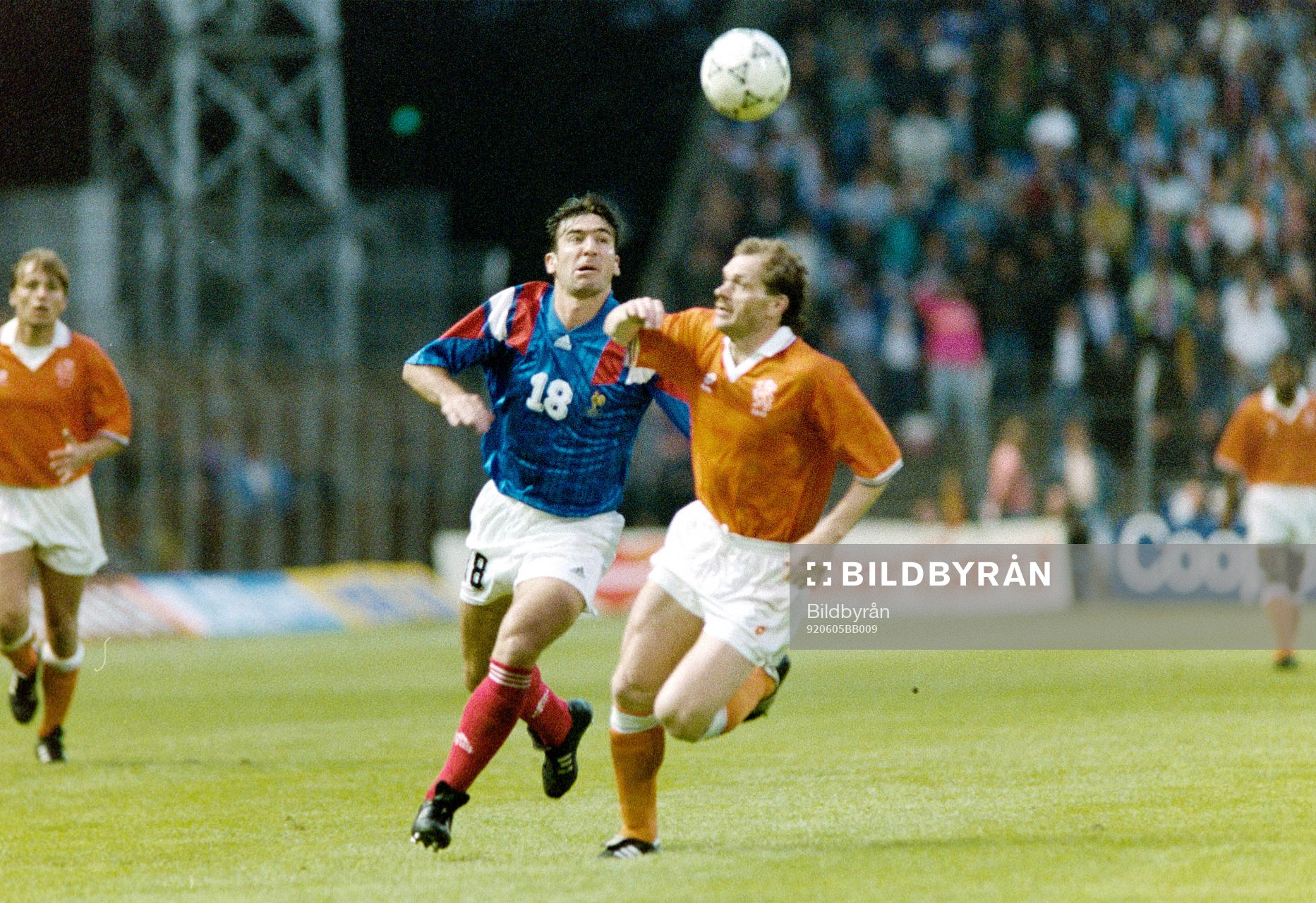 Fotboll, Frankrike - Holland, 1-1: Eric Cantona, Frankrike. 