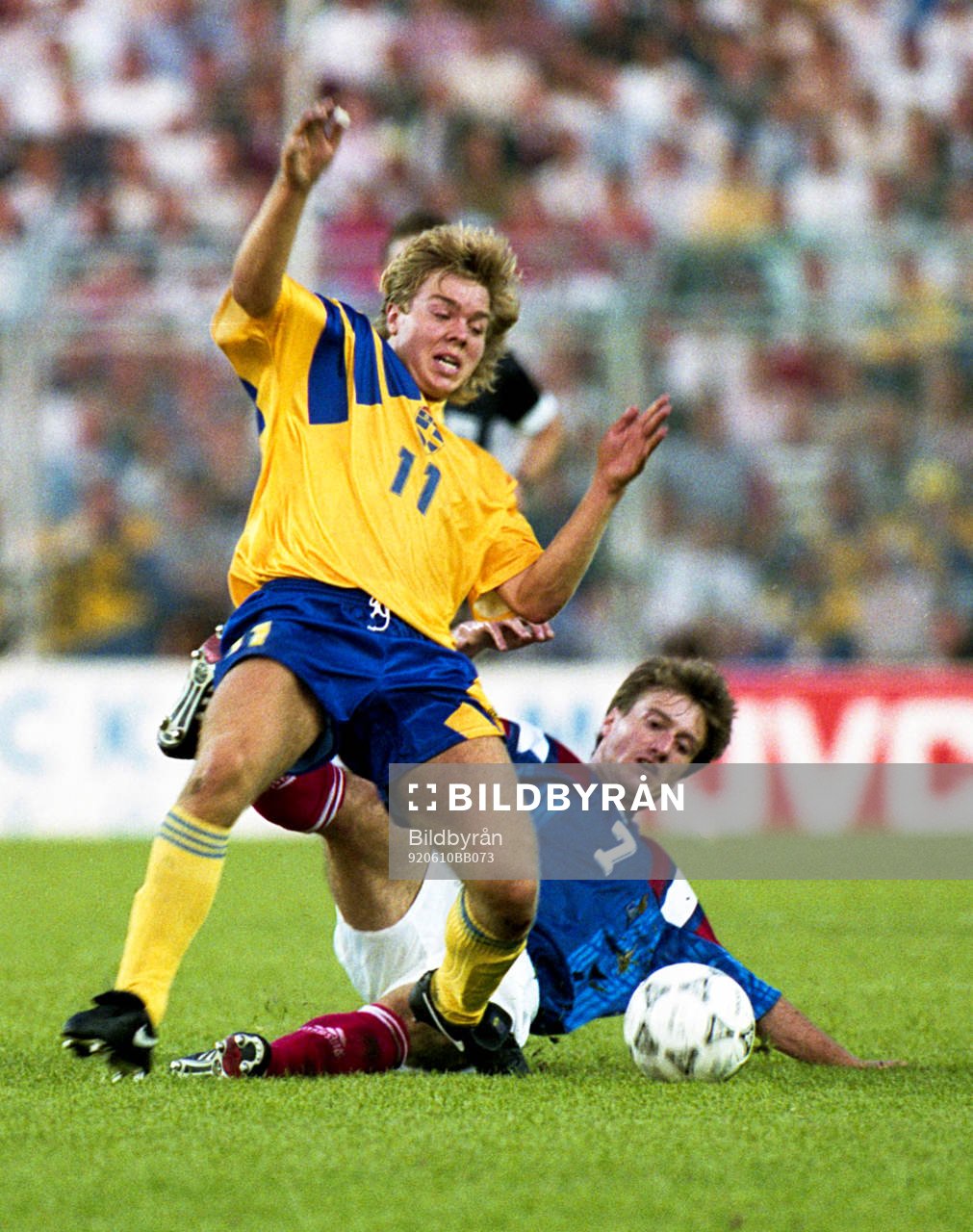 Tomas Brolin, Sverige fälls av Didier Deschamps, Frankrike