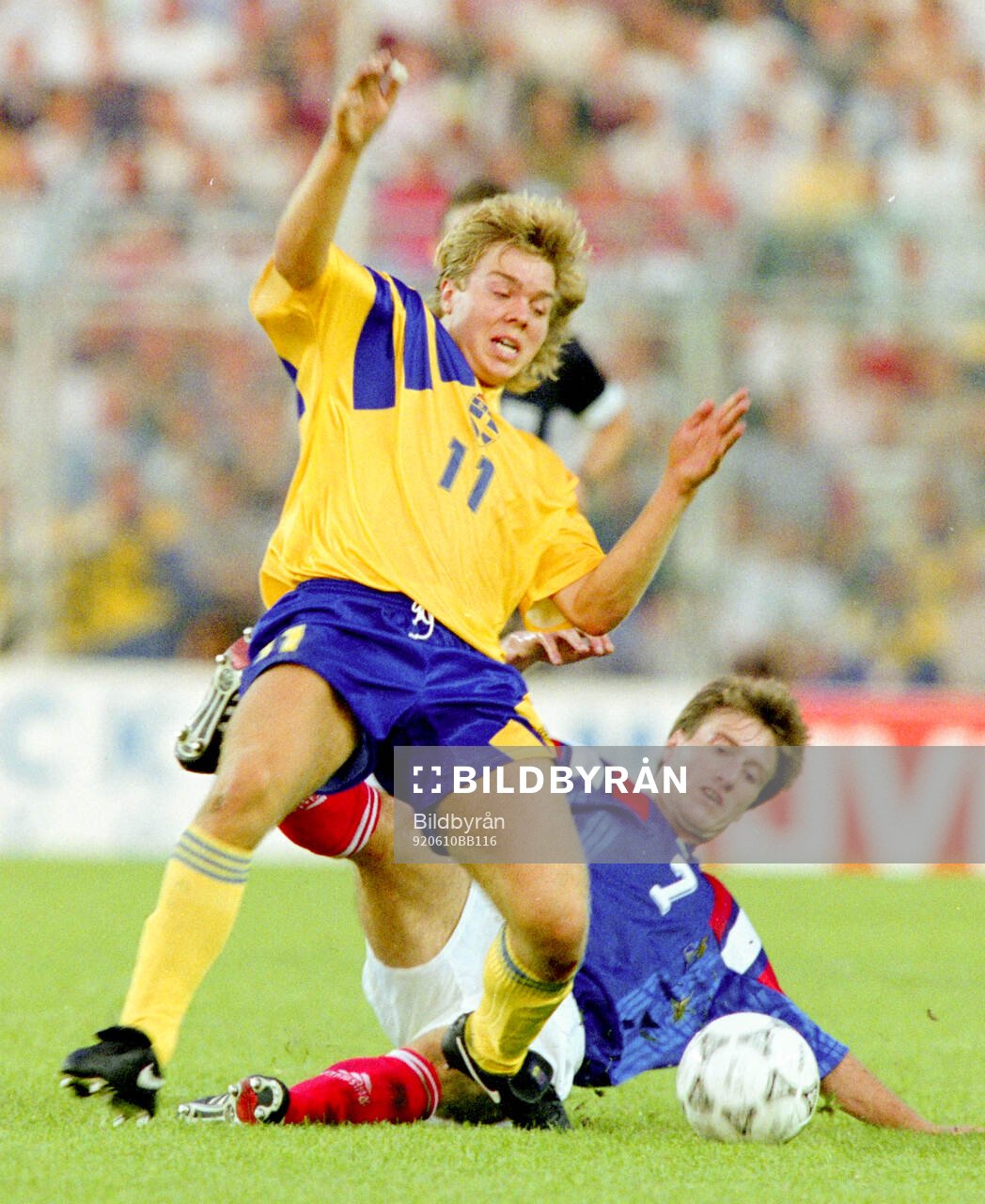 Swedens Tomas Brolin against Didier Deschamps of France