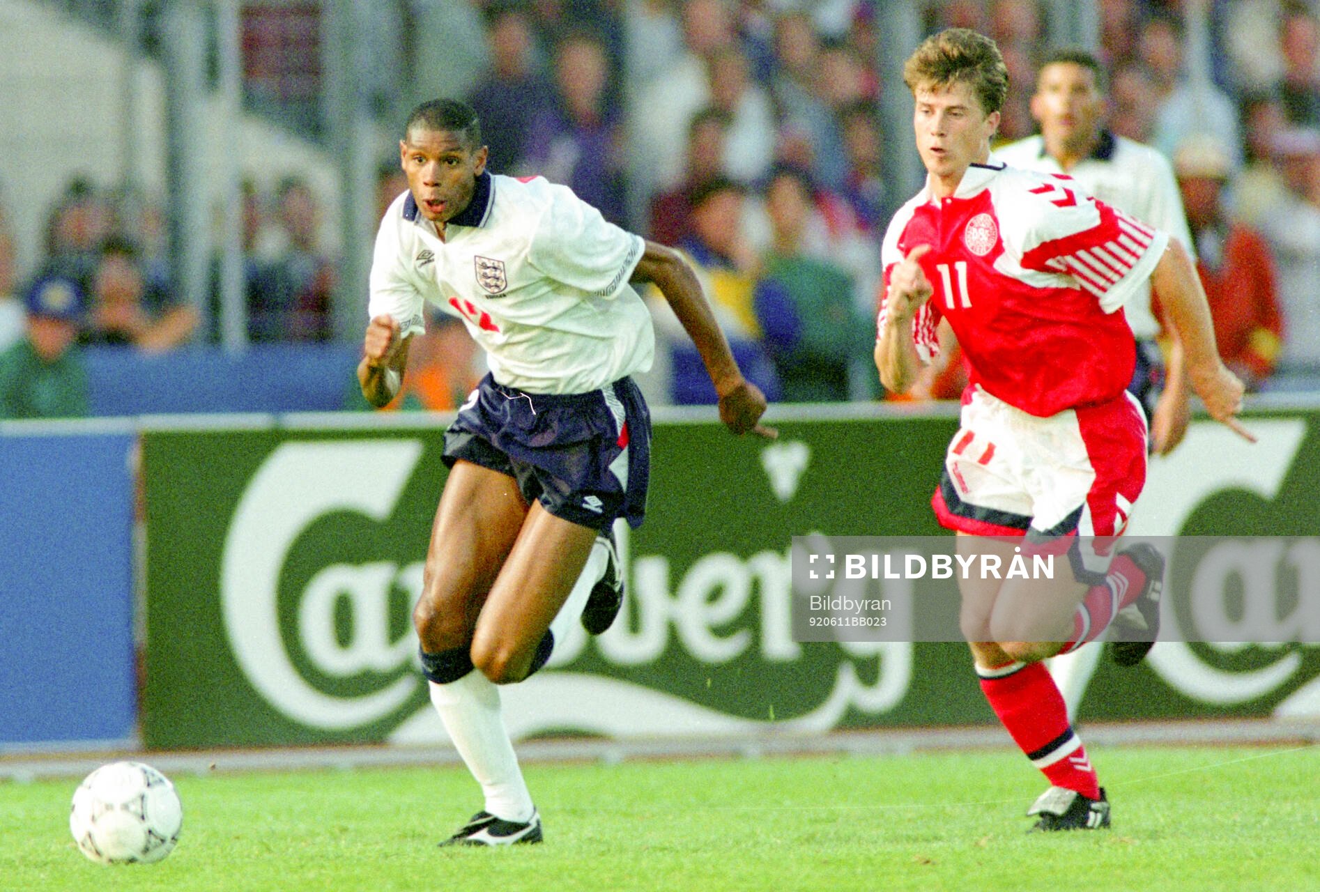 Englands Carlton Palmer against Denmarks Brian Laudrup
