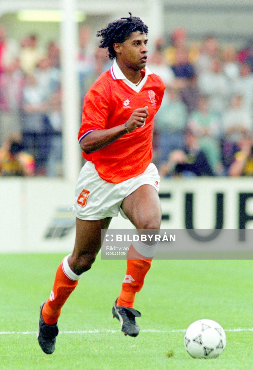 Football, Uefa EURO 1992, Group 2, Netherlands - Scotland