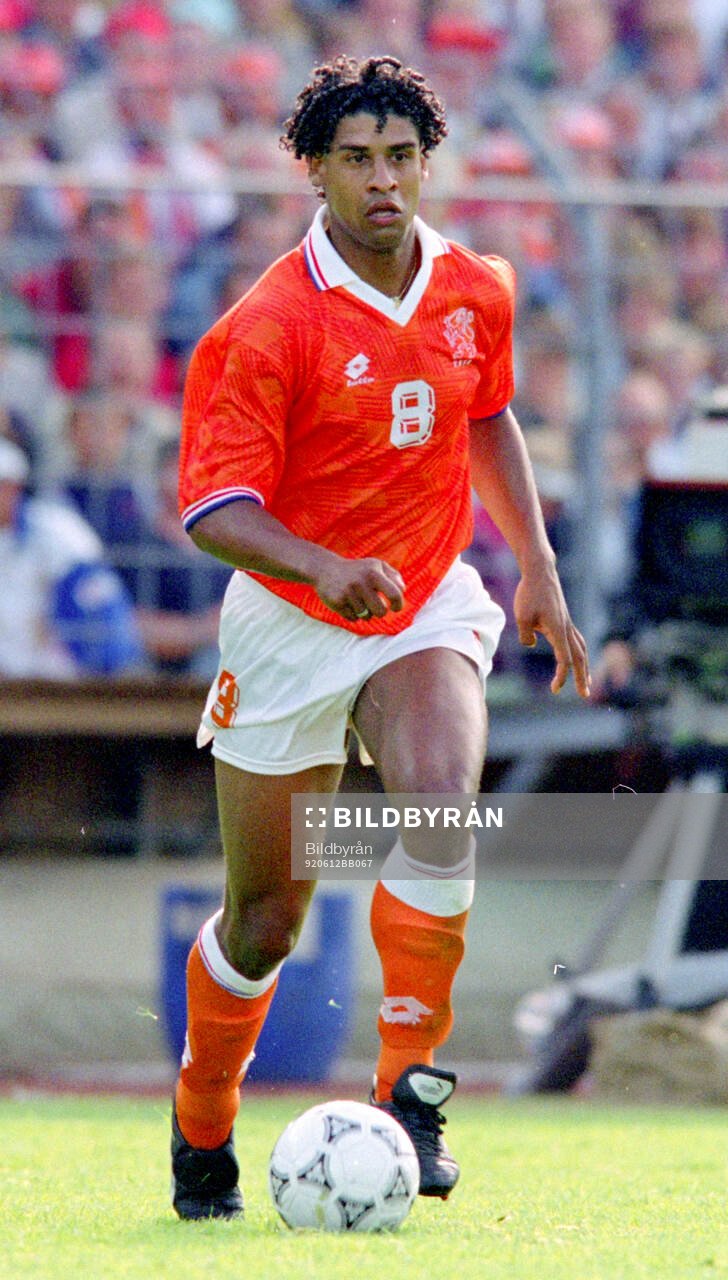 Football, Uefa EURO 1992, Group 2, Netherlands - Scotland