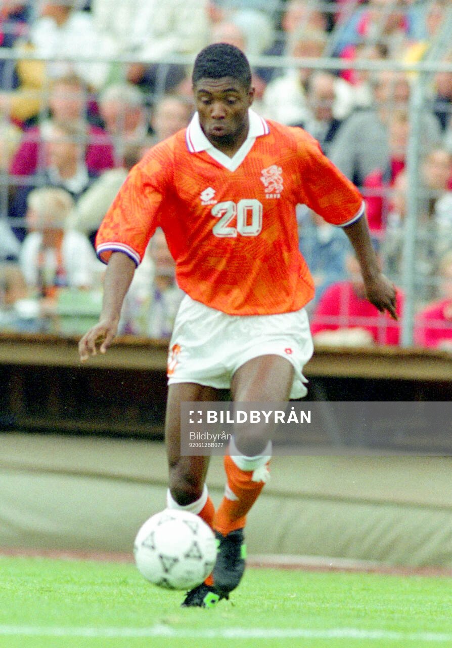 Football, Uefa EURO 1992, Group 2, Netherlands - Scotland